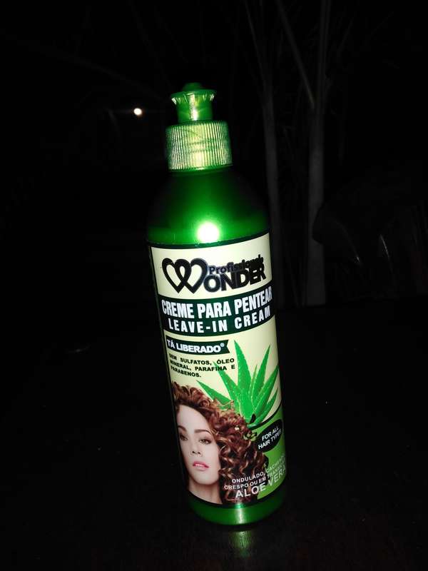 Wonder Professional Hair Products, 1 Aloe Vera  Leave in cream and 1 daily Spray