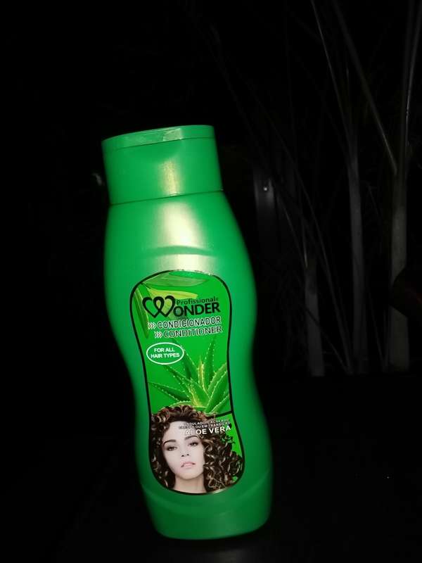 Wonder Professional hair products kit Aloe Vera Shampoo,Conditioner,hair mask,daily cream,hair spray
