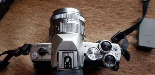 Olympus OM-D E-M10 Mark II Body + Olympus 14-42mm Mark II Lens ***Shutter Count 1495***