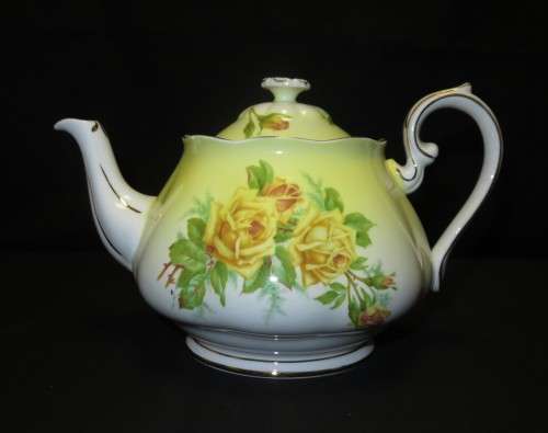 Royal Albert Yellow Tea Rose Pattern Teapot
