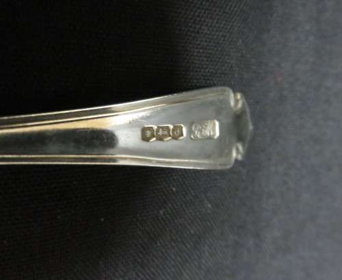 Sterling Silver Teaspoon and Sugar Nips set (boxed) - Sheffield 1921