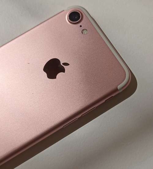 iPhone 7 - Rose Gold - 128GB - Excellent Condition