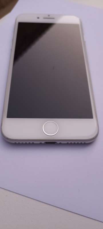 iPhone 7 - Silver - 32GB - Excellent Condition