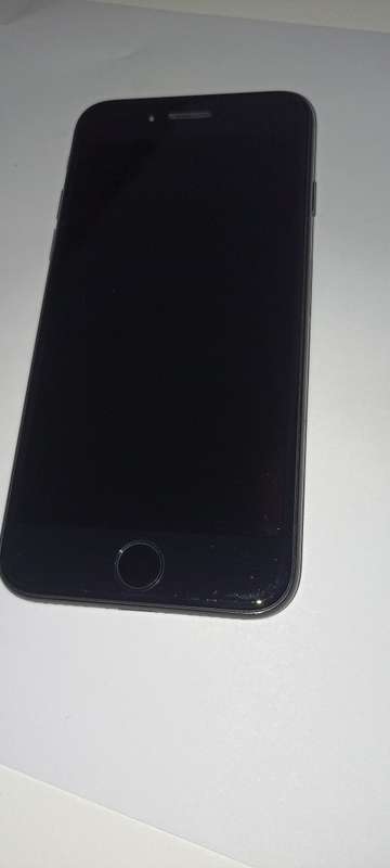 iPhone 7 - Jet Black - 128GB - Very Condition