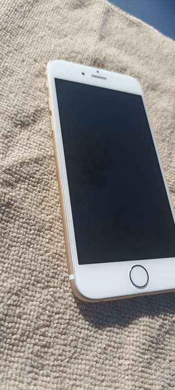 iPhone 6 - Gold - 16GB - Excellent Condition