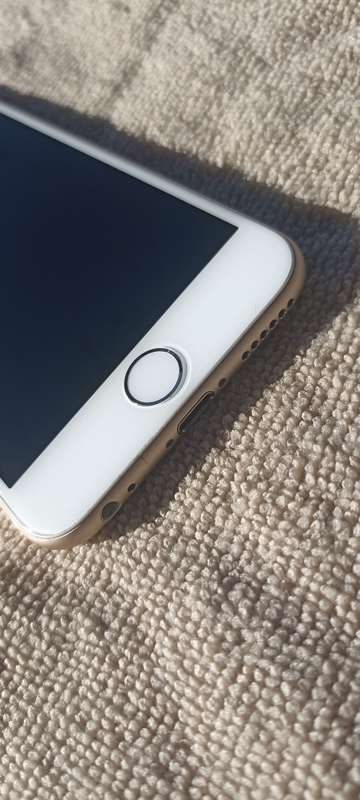 iPhone 6 - Gold - 16GB - Excellent Condition