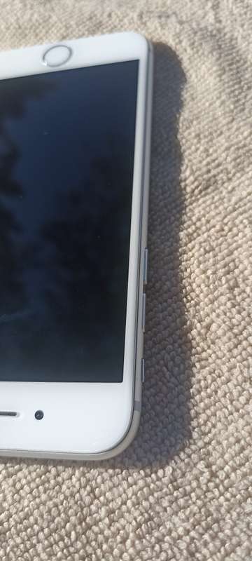 iPhone 6 - Silver - 16GB - Excellent Condition