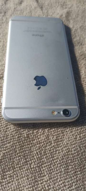 iPhone 6 - Silver - 16GB - Excellent Condition