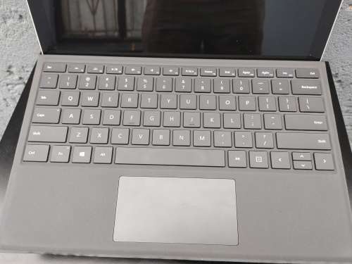 Microsoft Surface - Pro 4 - i5 6th Gen - 4GB - 128 SSD - Touch Screen - Excellent Condition