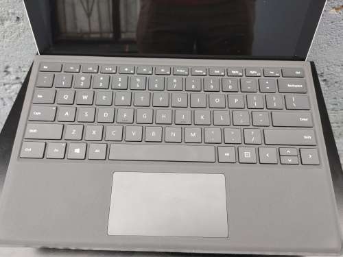 Microsoft Surface - Pro 4 - i5 6th Gen - 4GB - 128 SSD - Touch Screen - Excellent Condition