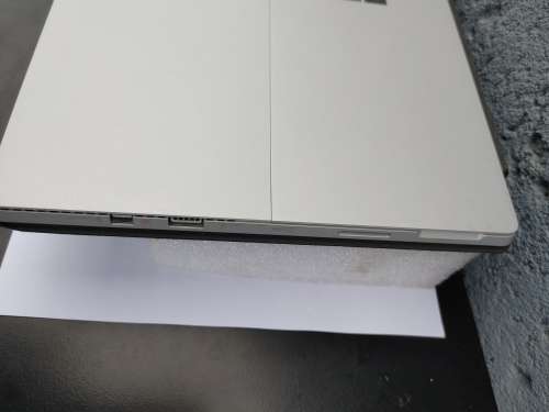 Microsoft Surface - Pro 4 - i5 6th Gen - 4GB - 128 SSD - Touch Screen - Excellent Condition