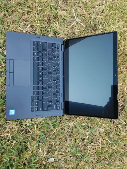 Dell Inspiron - 5300 - 2 in 1 - Touch Screen - i5 8th Gen - 8GB Ram - 256SSD - EXCELLENT Condition