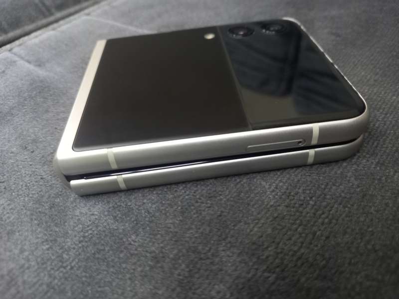 Samsung Galaxy - Z Flip 3 - 5G - 256GB - Excellent Condition