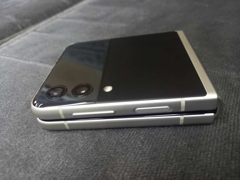 Samsung Galaxy - Z Flip 3 - 5G - 256GB - Excellent Condition
