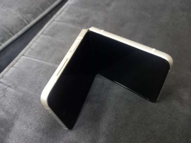 Samsung Galaxy - Z Flip 3 - 5G - 256GB - Excellent Condition