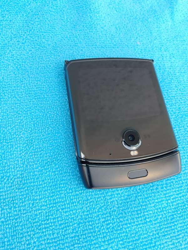 Motorola - RAZR - 128GB - Black - eSim - Unlocked - MINT Condition