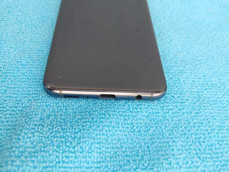 Samsung Galaxy - S10e - Duos - 128GB - All Networks - Prism Black - MINT CONDITION
