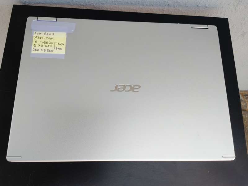 ACER - SPIN 3 - 2 in 1 - Touch -Pen - i5 10th Gen - 8GB Ram - 256GB SSD - Excellent Condition