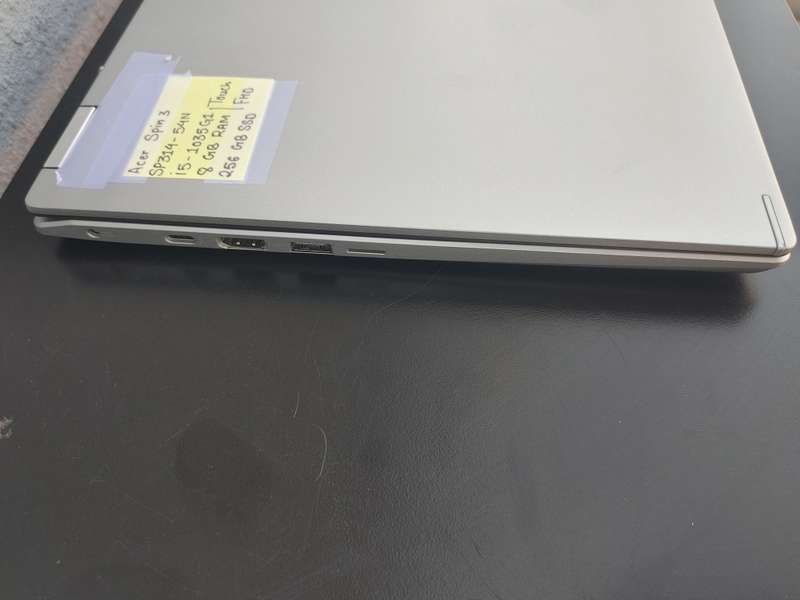 ACER - SPIN 3 - 2 in 1 - Touch -Pen - i5 10th Gen - 8GB Ram - 256GB SSD - Excellent Condition