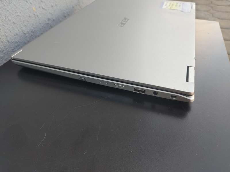ACER - SPIN 3 - 2 in 1 - Touch -Pen - i5 10th Gen - 8GB Ram - 256GB SSD - Excellent Condition