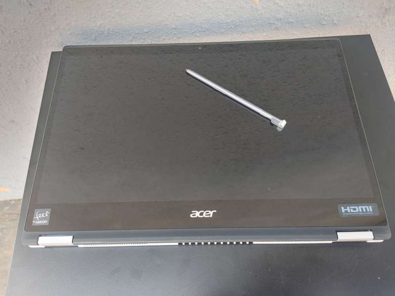 ACER - SPIN 3 - 2 in 1 - Touch -Pen - i5 10th Gen - 8GB Ram - 256GB SSD - Excellent Condition