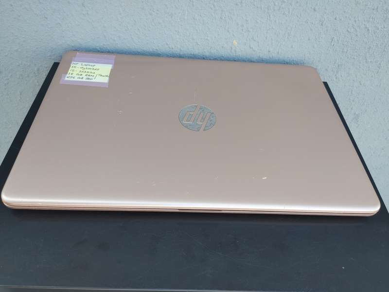 Hp 15 - i5 10th Gen - Touch Screen - 12GB Ram - 256GB SSD - Excellent Condion