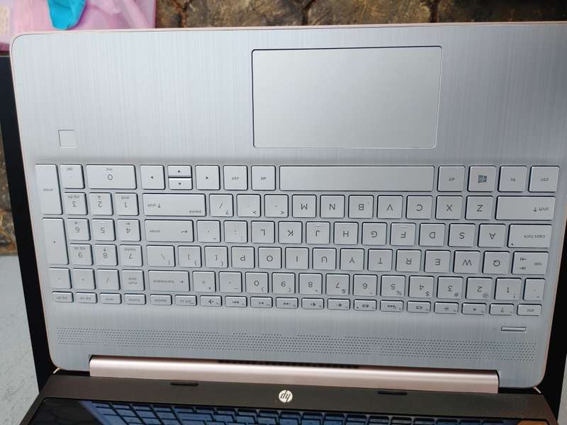 Hp 15 - i5 10th Gen - Touch Screen - 12GB Ram - 256GB SSD - Excellent Condion