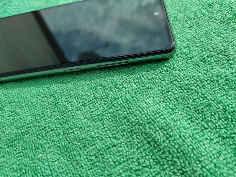 Samsung Galaxy - S20FE - 5G - 128GB - All Networks - Cloud Navy - MINT CONDITION