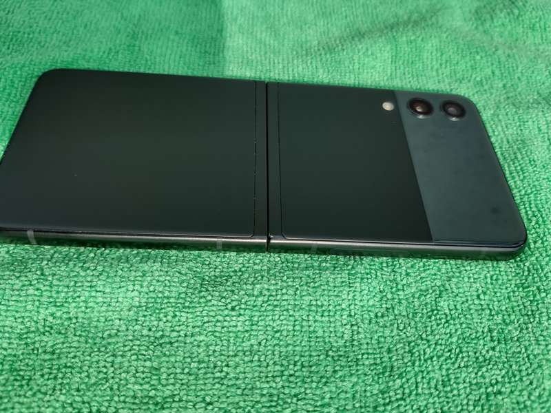 Samsung Galaxy - FLIP 3 - 5G - 128GB - All Networks - Phantom Black - MINT CONDITION