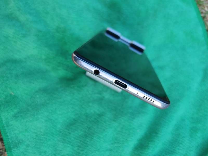 Samsung Galaxy - A71 - 128GB - Dual Sim - All Networks - Crush Silver - EXCELLENT CONDITION