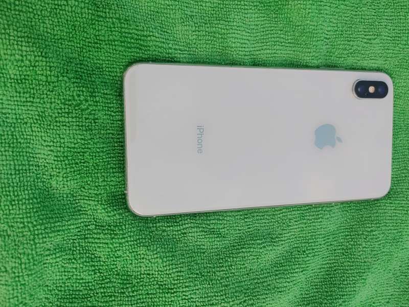 iPhone - XS Max - Silver - 512GB - EXCELLENT Condition