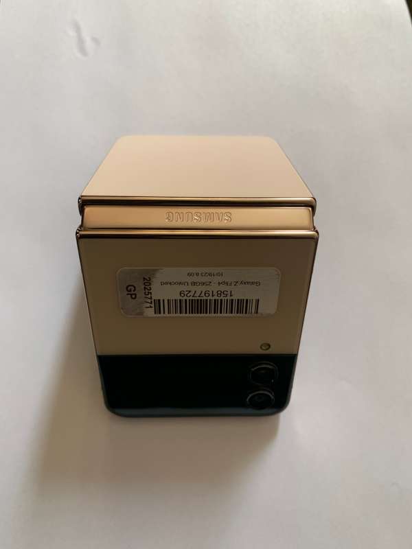 Samsung Galaxy - FLIP 4 - 5G - 256GB - All Networks - Gold - MINT CONDITION