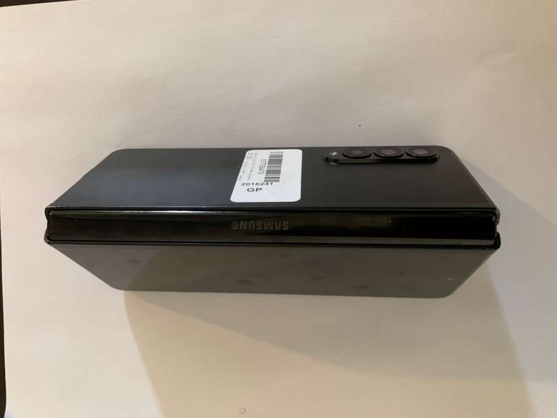 Samsung Galaxy - Fold 3 - 5G - 256GB - All Networks - Phantom Black - EXCELLENT CONDITION
