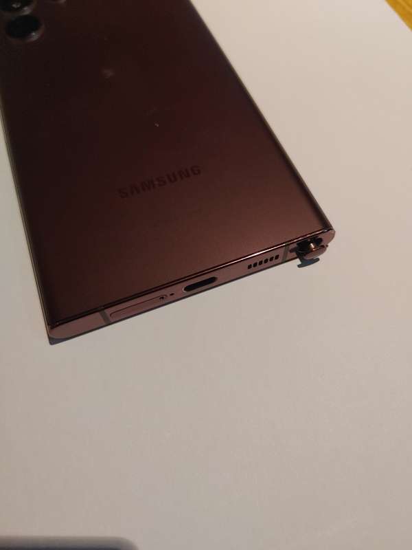 Samsung Galaxy - S22 Ultra - 5G - 256GB - All Networks - Burgundy - MINT CONDITION