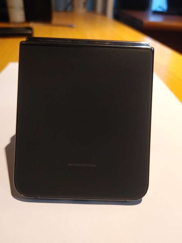 Samsung Galaxy - FLIP 4 - 5G - 256GB - All Networks - Graphite - MINT CONDITION