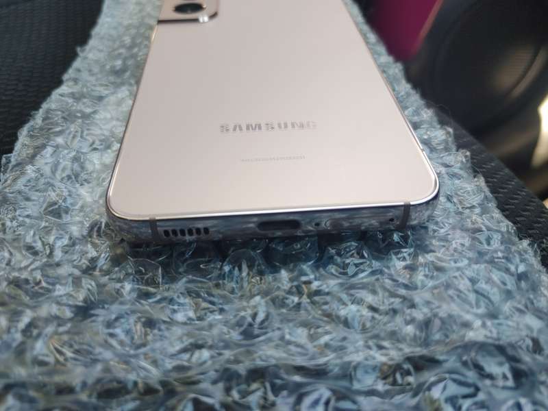 Samsung Galaxy - S22 - 5G -  Pink Gold - 128GB  - EXCELLENT CONDITION
