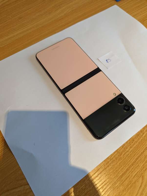 Samsung Galaxy - FLIP 3 - 5G - 128GB - All Networks - Pink - EXCELLENT CONDITION