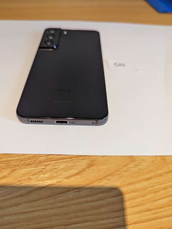Samsung Galaxy - S22 - 5G - PHANTOM BLACK - 128GB - MINT CONDITION