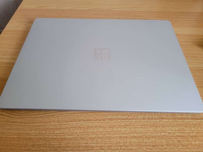 Microsoft Surface Laptop 13.5 Core i5, 8GB RAM, 256SSD