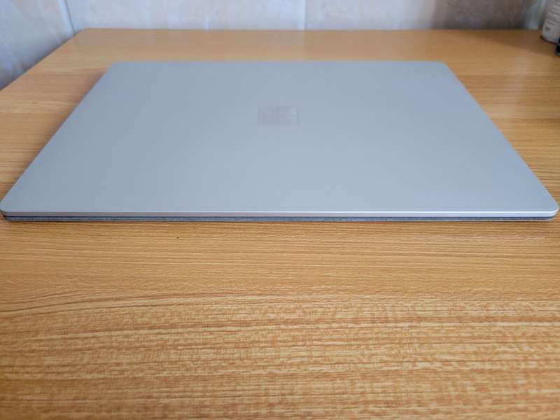 Microsoft Surface Laptop 13.5 Core i5, 8GB RAM, 256SSD