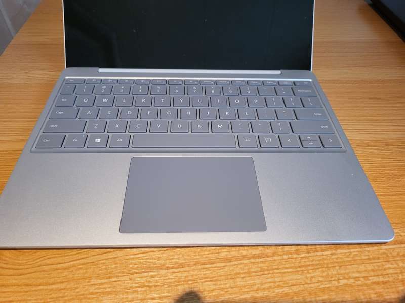 Microsoft Surface Laptop GO - i5 10th Gen - 8GB - 128GB SSD - Touch Screen - Excellent Condition