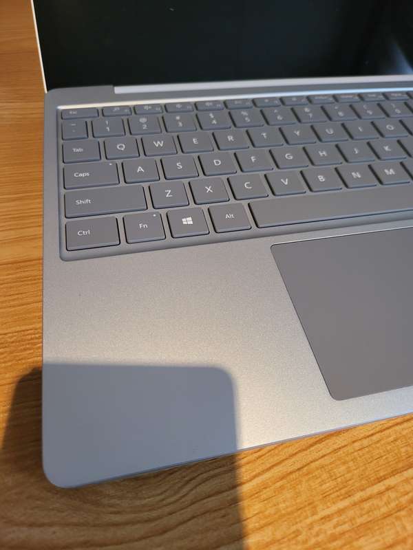 Microsoft Surface Laptop GO - i5 10th Gen - 8GB - 128GB SSD - Touch Screen - Excellent Condition