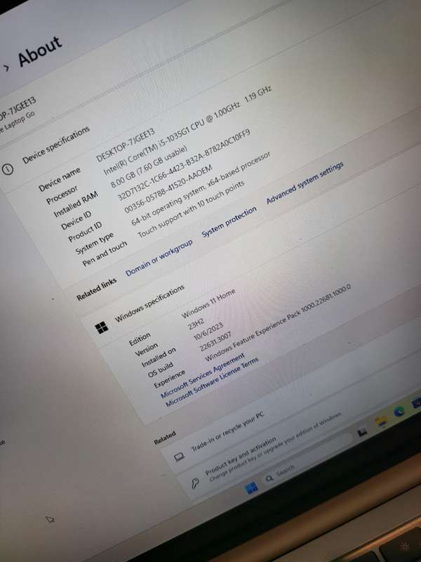 Microsoft Surface Laptop GO - i5 10th Gen - 8GB - 128GB SSD - Touch Screen - Excellent Condition