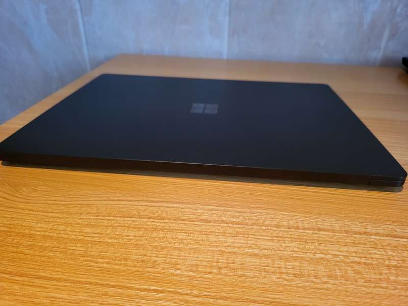Microsoft Surface Laptop 3 - Ryzen 7 - 16GB - 512 SSD - Touch Screen - Very Good Condition - READ