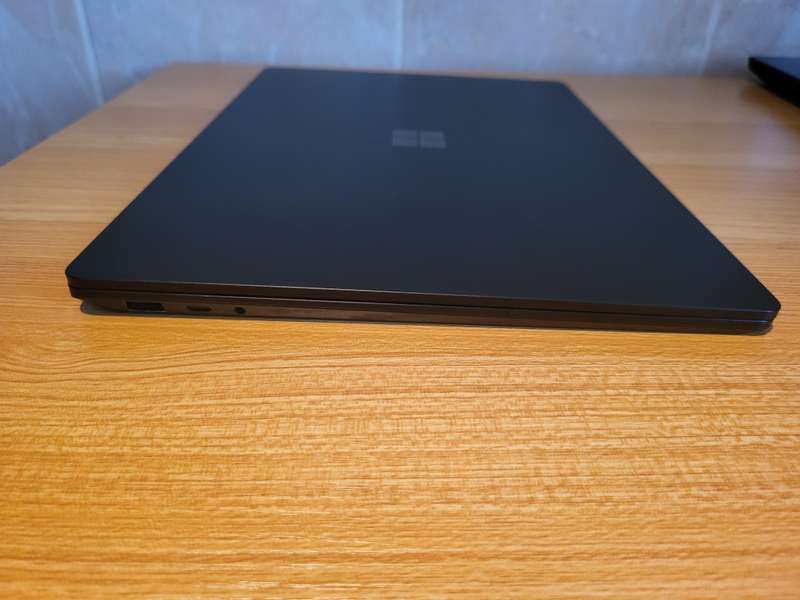 Microsoft Surface Laptop 3 - Ryzen 7 - 16GB - 512 SSD - Touch Screen - Very Good Condition - READ