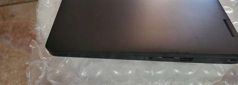 Dell Inspiron - 5300 - 2 in 1 - Touch Screen - i7 8th Gen - 8GB Ram - 256SSD - Very Good Condition