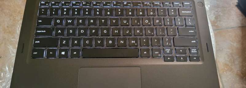 Dell Inspiron - 5300 - 2 in 1 - Touch Screen - i7 8th Gen - 8GB Ram - 256SSD - Very Good Condition