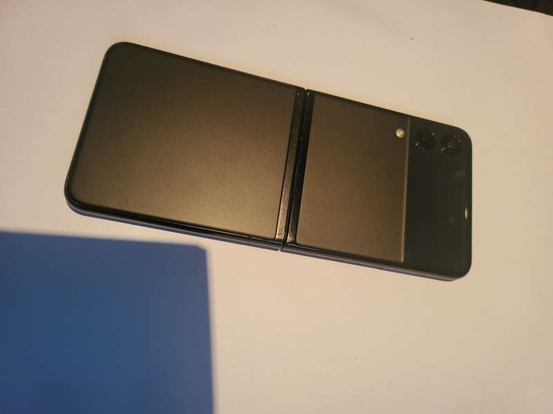 Samsung Galaxy - FLIP 3 - 5G - 256GB - All Networks - Phantom Black - Very Good Condition