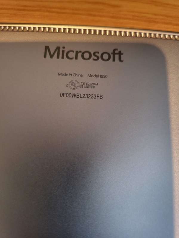 Microsoft Surface Laptop 5 - i5 12th Gen - 8GB - 256 SSD - Touch Screen - Pristine Condition