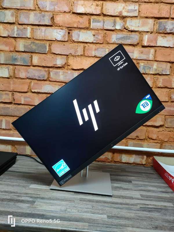 HP E27u - G4 QHD - USB-C Monitor - 27` - Pristine Condition